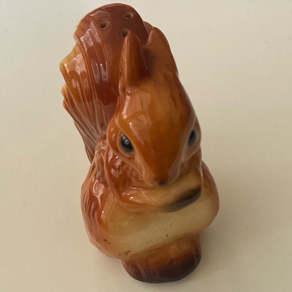 Vintage Goebel W. Germany Squirrel Salt/Pepper Shaker - Picture 6 of 11